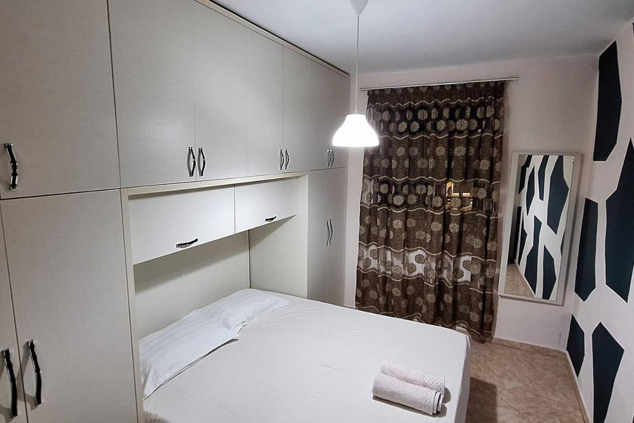 Promenade Apartment In City Centre Berat Extérieur photo