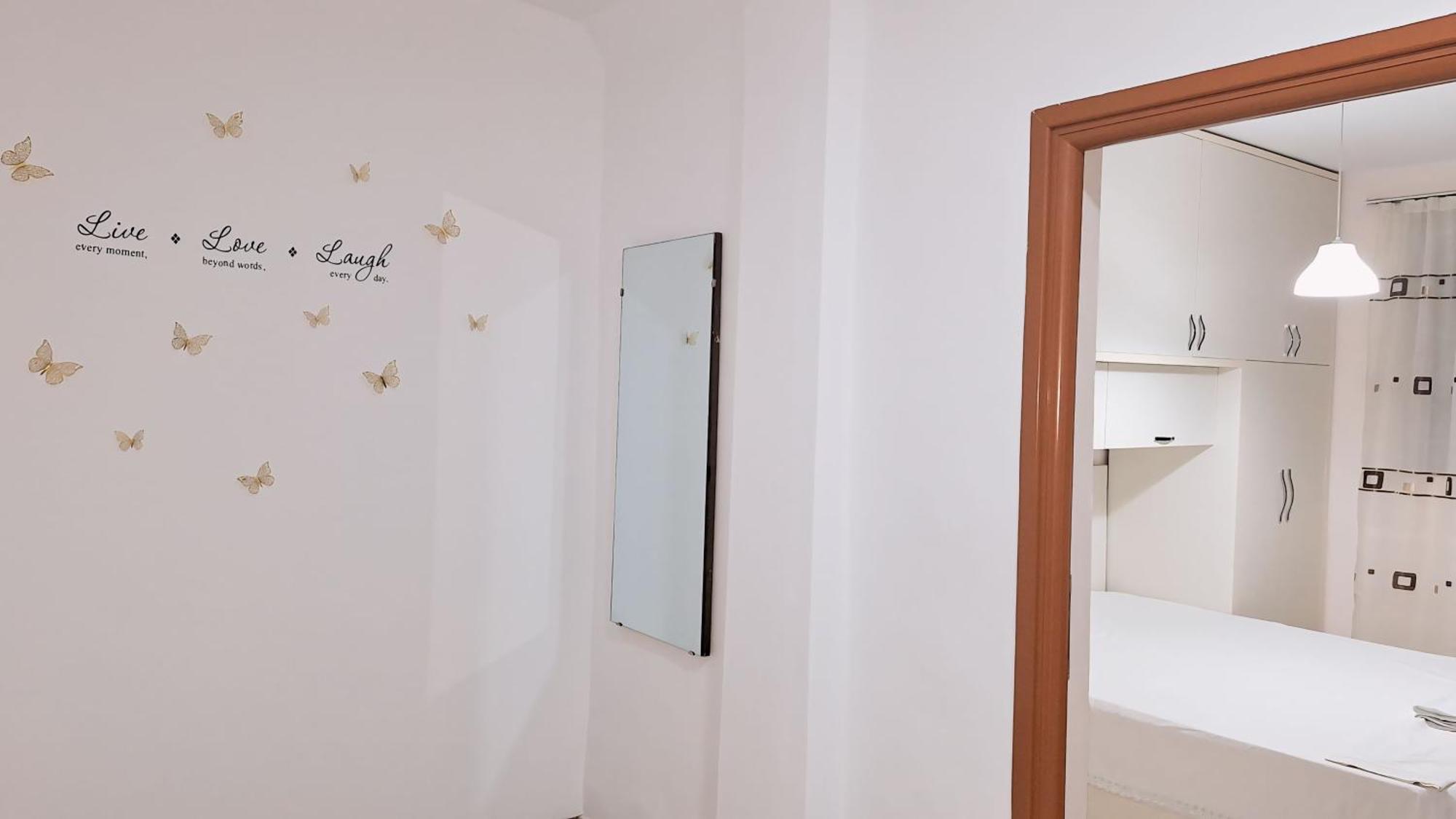 Promenade Apartment In City Centre Berat Extérieur photo