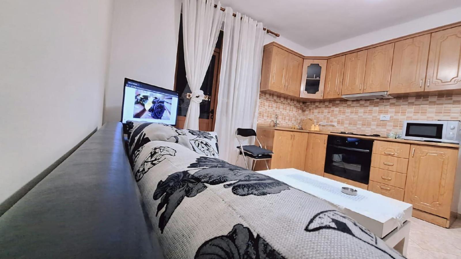 Promenade Apartment In City Centre Berat Extérieur photo