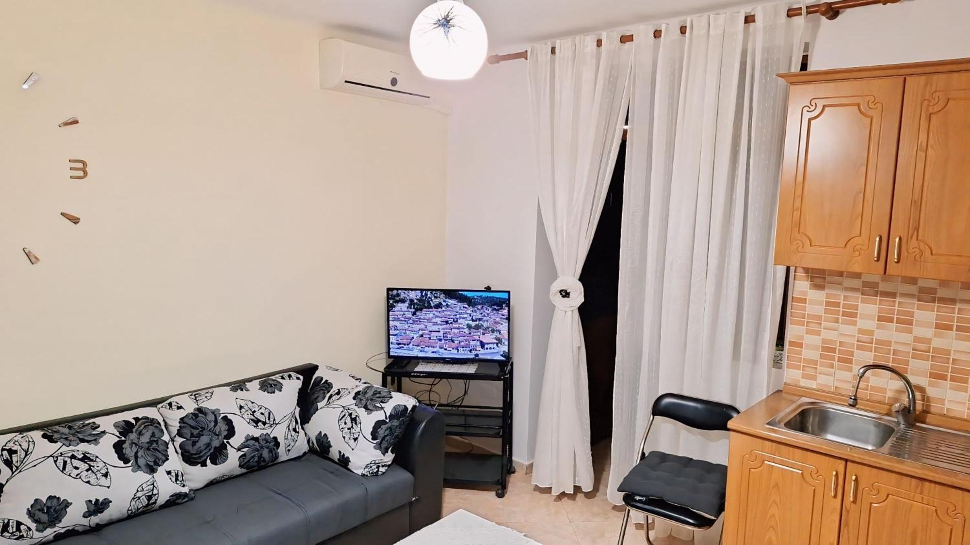 Promenade Apartment In City Centre Berat Extérieur photo